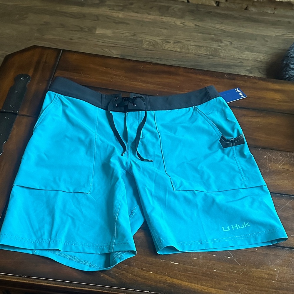 Huk Men's Aqua and Black Board/Swim Shorts Size - 34 Waist